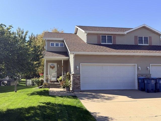 Townhouse for sale in Oglesby, LaSalle County