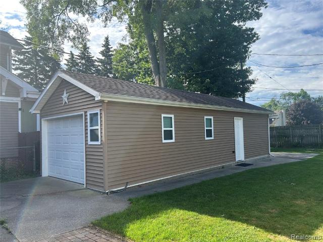 House for sale in Mount Clemens
