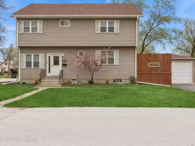 House for sale in Bedford Park