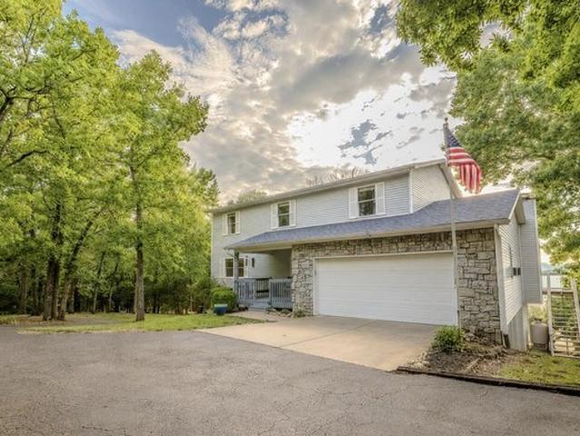 House for sale in Stone, Missouri