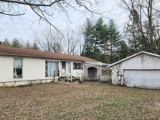 House for sale in Cambria, Illinois