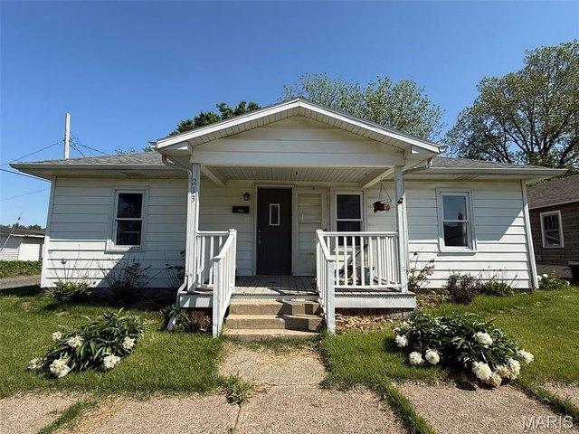 House for sale in Vandalia, Illinois