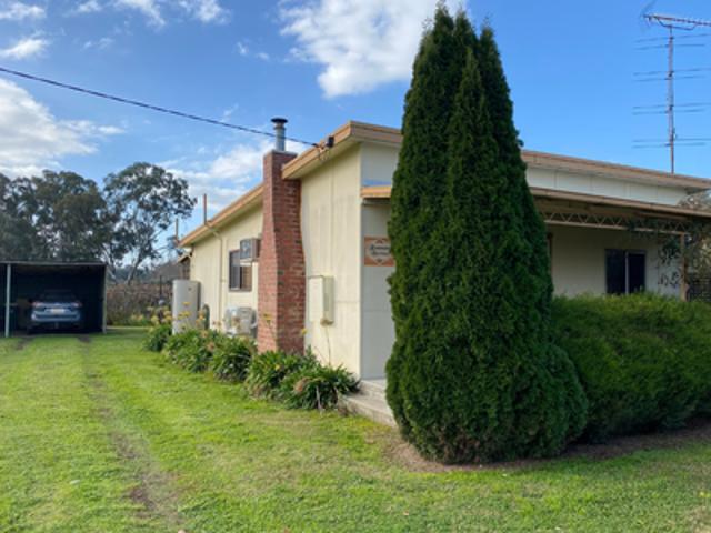 House for rent in Whorouly, Victoria