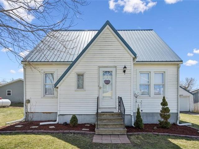 House for sale in Reinbeck, Iowa