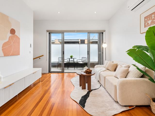 Townhouse for rent in Box Hill North, Melbourne