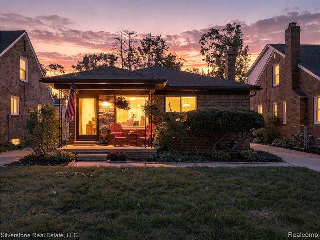 House for sale in Grosse Pointe Woods, Wayne County