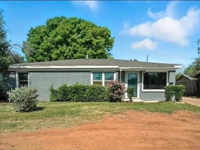 House for sale in Taylor, Texas