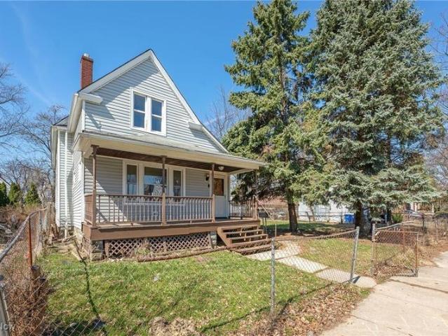 Duplex for sale in Cleveland