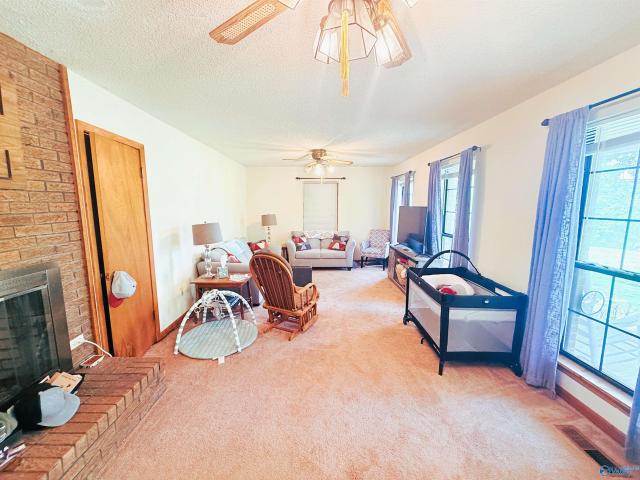 House for sale in Guntersville, Alabama