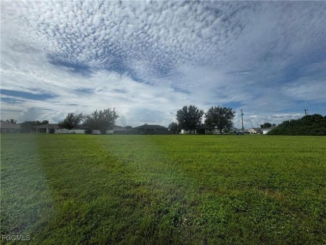 Commercial for sale in Cape Coral