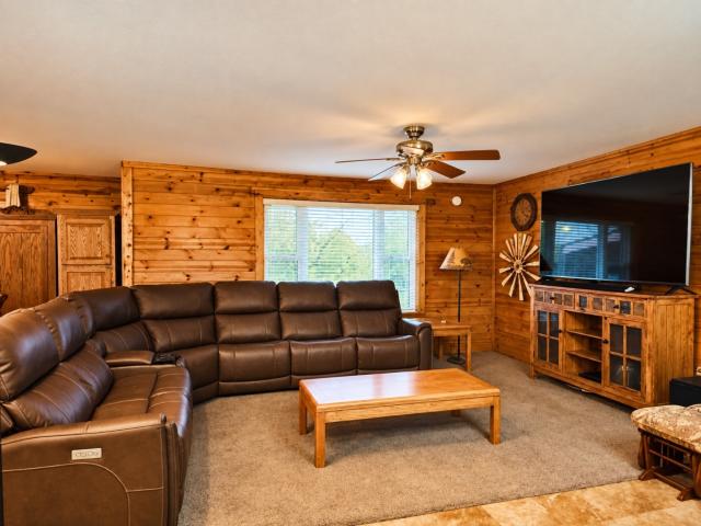 House for sale in Chariton, Iowa