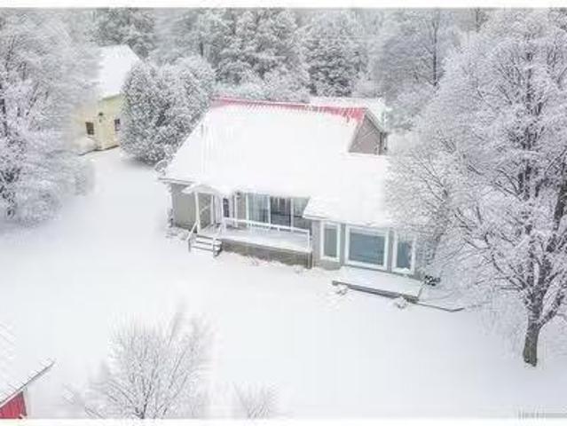 House for sale in Lakeville, Wilmot Parish
