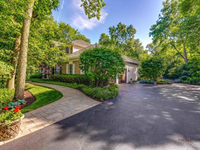 House for sale in Green Oaks, Illinois
