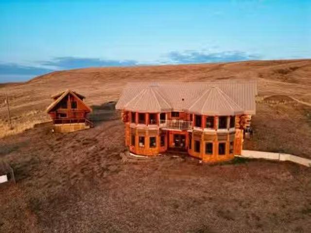 House for sale in Alberta