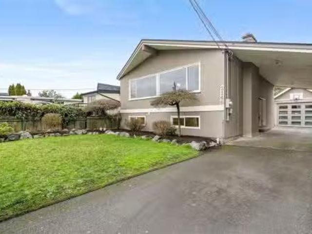House for sale in Sidney, British Columbia