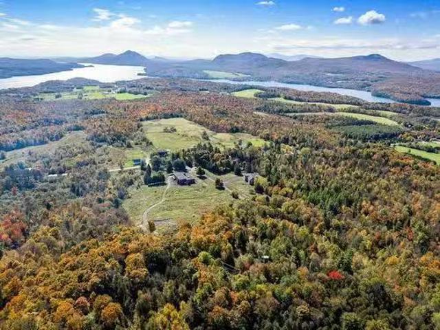 House for sale in Austin, Quebec