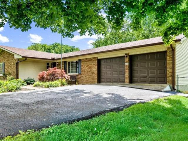 House for sale in Cecilia, Kentucky