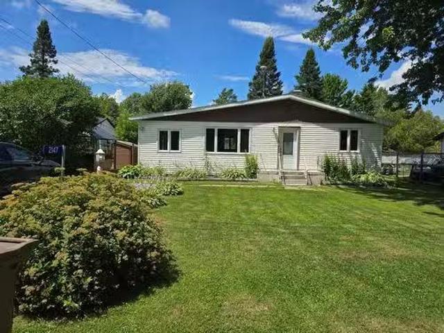 House for sale in Saint-georges-de-clarenceville, Quebec