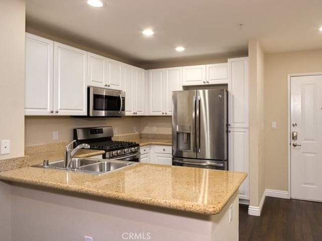 Condo for sale in Irvine Business Complex, Irvine