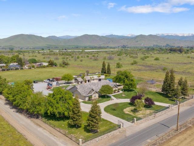 House for sale in Woodlake