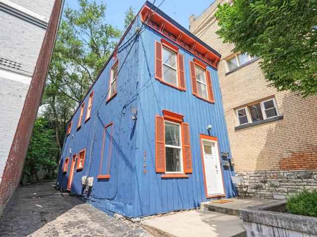 House for sale in Roselawn, Ohio
