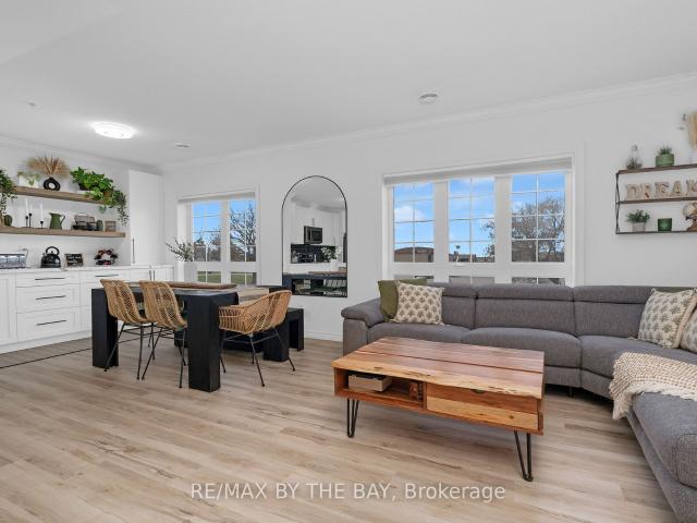 Condo for sale in Bradford West Gwillimbury, Ontario