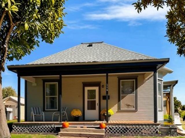 House for sale in Le Mars, Plymouth County