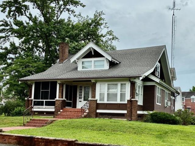 House for sale in Carmi, Illinois