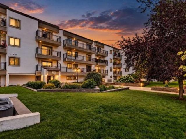 Condo for sale in Windsor Park, Calgary