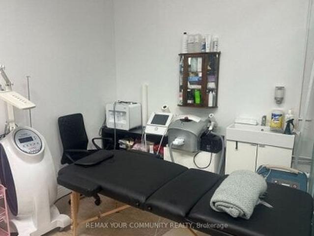 Office for sale in York, Ontario