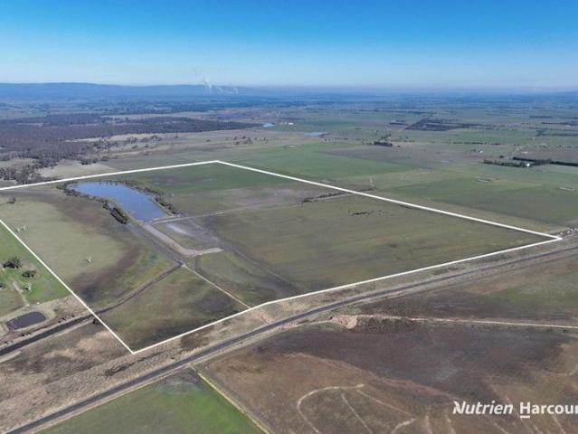 Cottage for sale in Winnindoo, Victoria