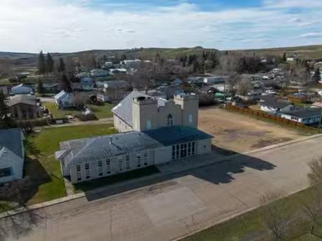 House for sale in Carbon, Alberta