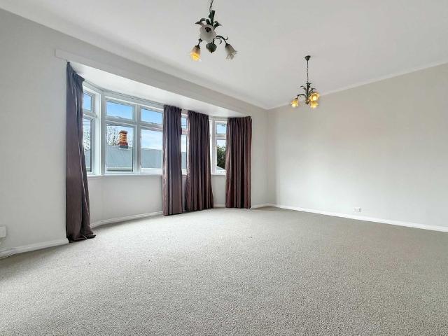 Apartment for rent in Newton, Auckland