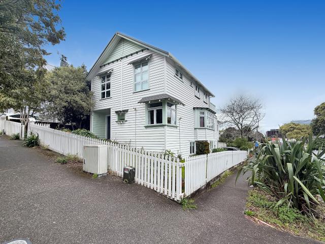 Apartment for rent in Newton, Auckland