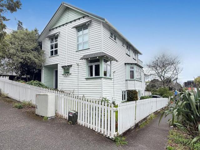 Apartment for rent in Newton, Auckland
