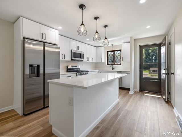 Townhouse for sale in Rocky Hill, Connecticut