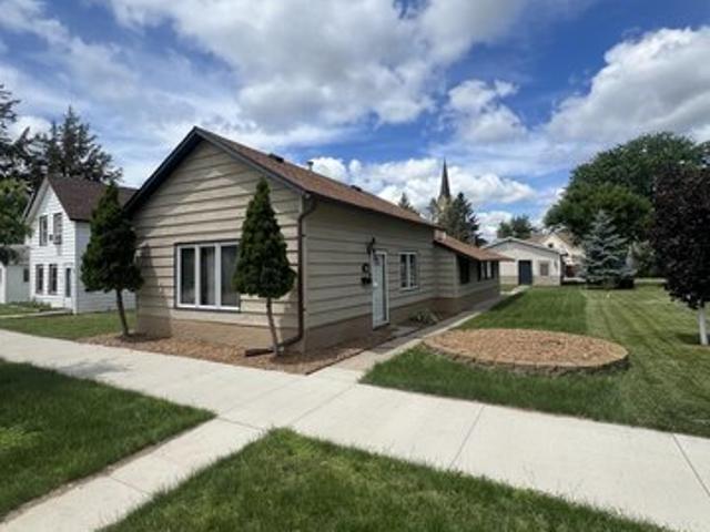 House for sale in Belle Plaine, Minnesota