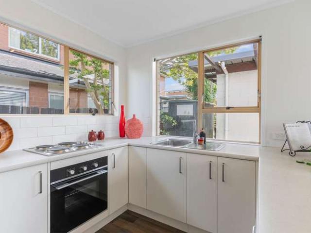 Apartment for sale in Henderson, Henderson-Massey