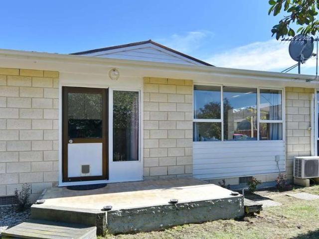 Apartment for sale in Chaslands, Canterbury