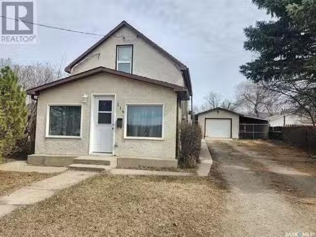 House for sale in Weyburn