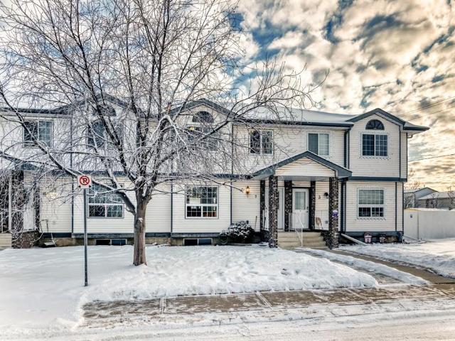 Property for sale in Strathmore, Alberta
