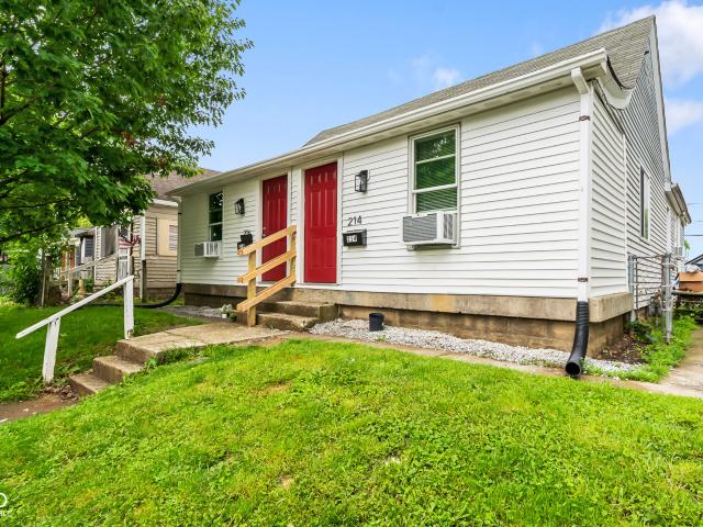 House for sale in Near Eastside, Camby