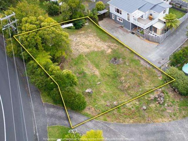 Land for sale in Oratia