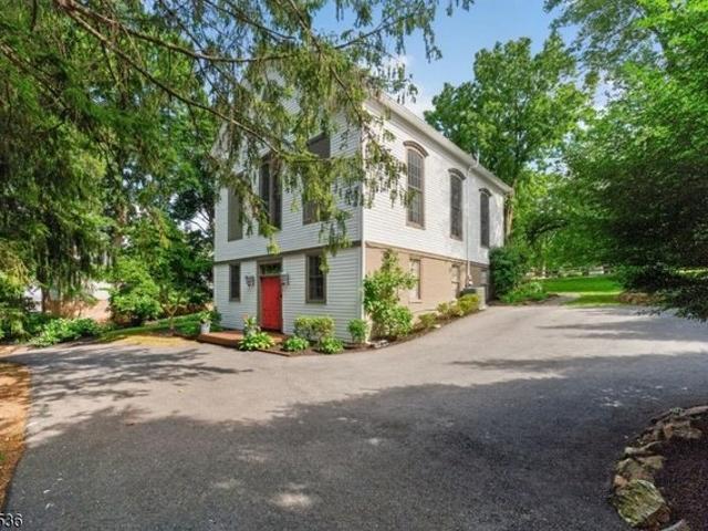 House for sale in Pittstown, New Jersey
