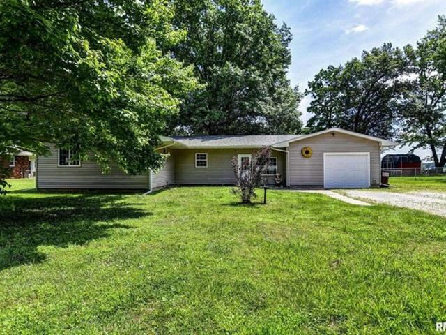 House for sale in Taylorville, Illinois