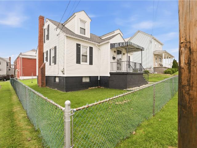 House for sale in Mount Pleasant, Pennsylvania