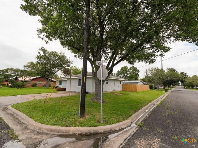 House for sale in Schulenburg, Texas