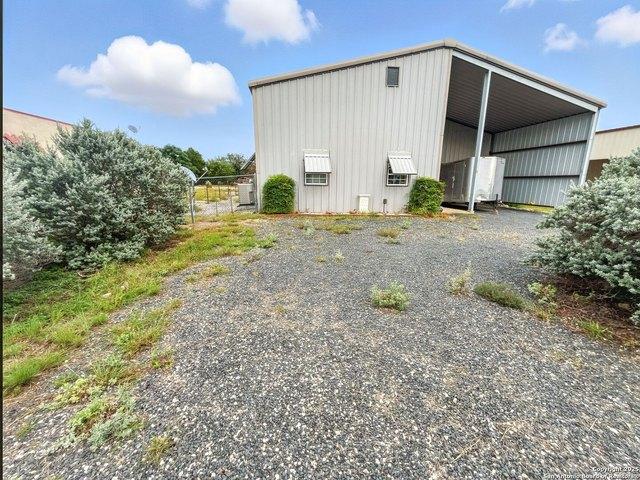 House for sale in Pipe Creek, Bandera County