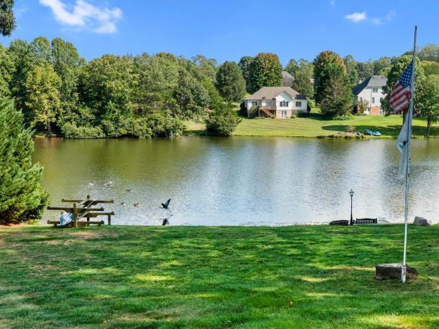 House for sale in Forest Lakes, Forest
