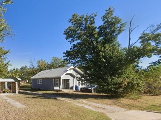 House for sale in Shawnee, Pottawatomie County